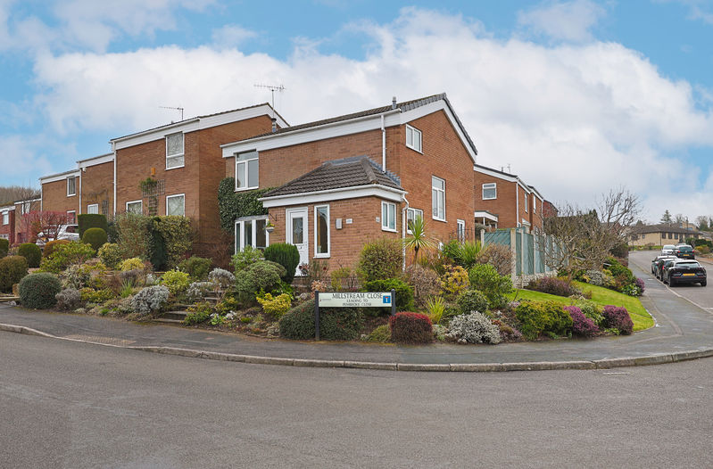 Lake View Avenue Walton